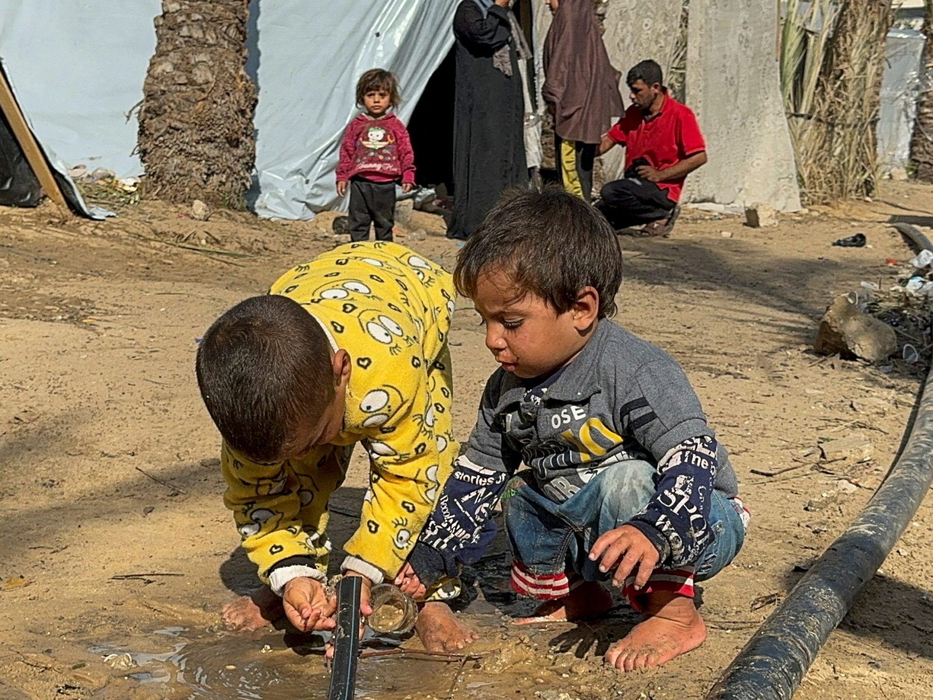 ‘barely-a-drop’:-un-warns-water-shortages-a-deadly-risk-for-gaza-children