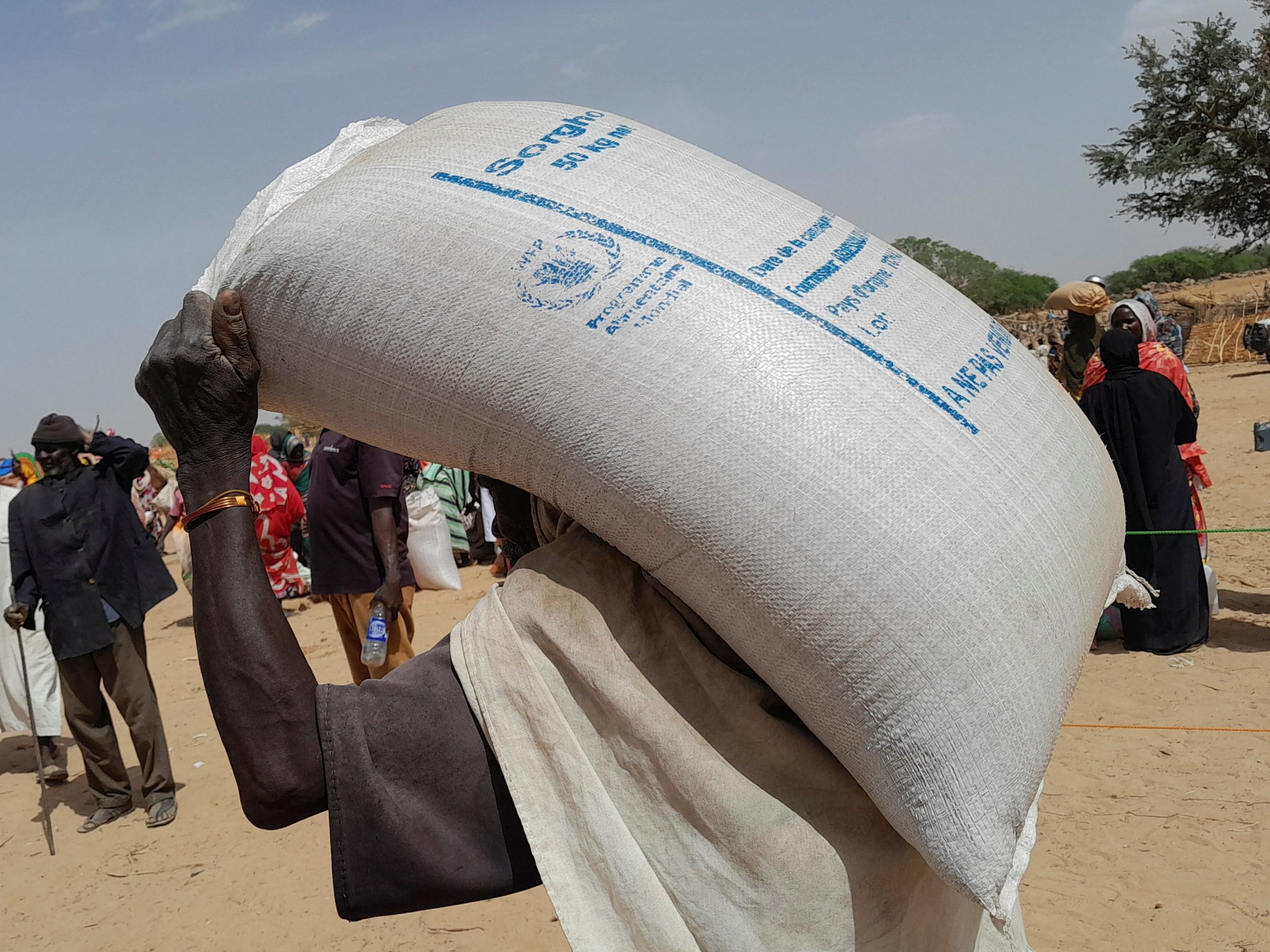 wfp-temporarily-halts-food-aid-in-parts-of-sudan-as-fighting-spreads
