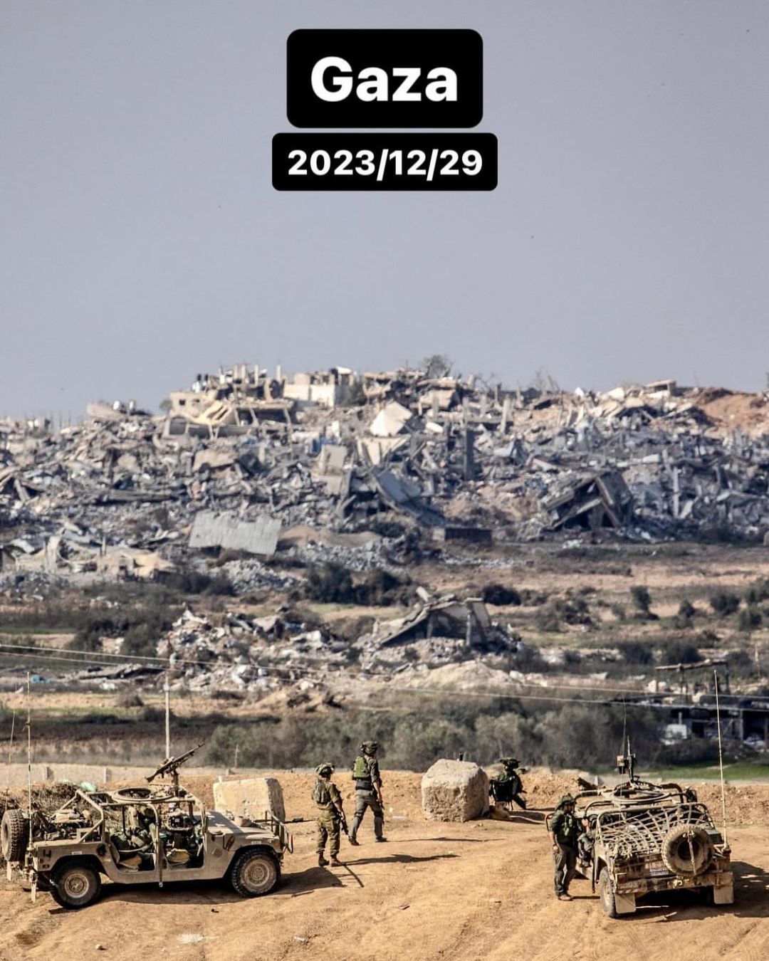 gaza-from-the-other-side-of-the-barbed-fence,-today-2912.23-via-@moskharouf-

صورة-تظهر-الدمار-الذي-خلفه-العدوان-على-غ…