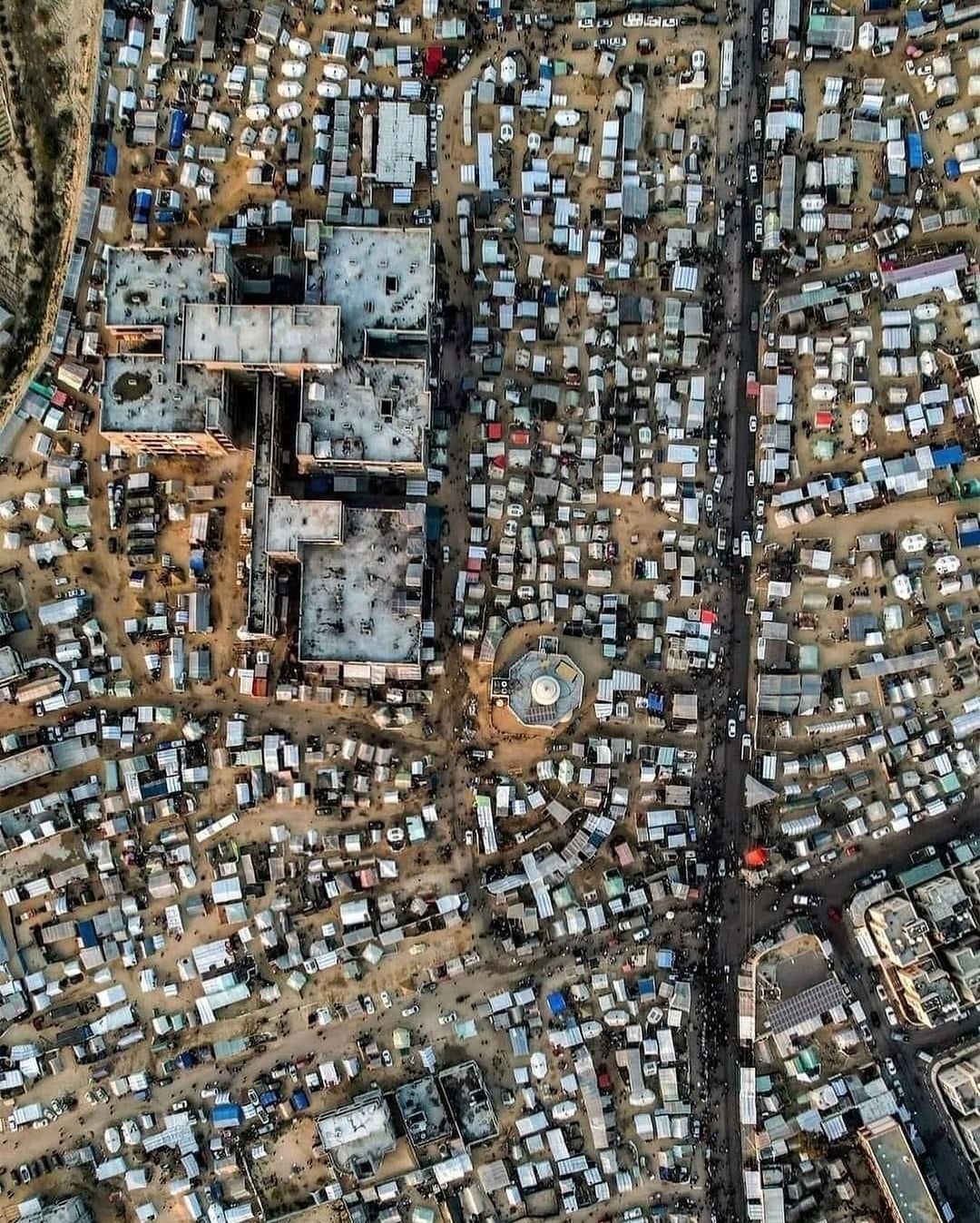 the-camps-of-displaced-palestinians-in-rafah-city,-southern-gaza-11.24-via-@mahmoud-maher-zaqout-

مخيمات-النازحين-في-…