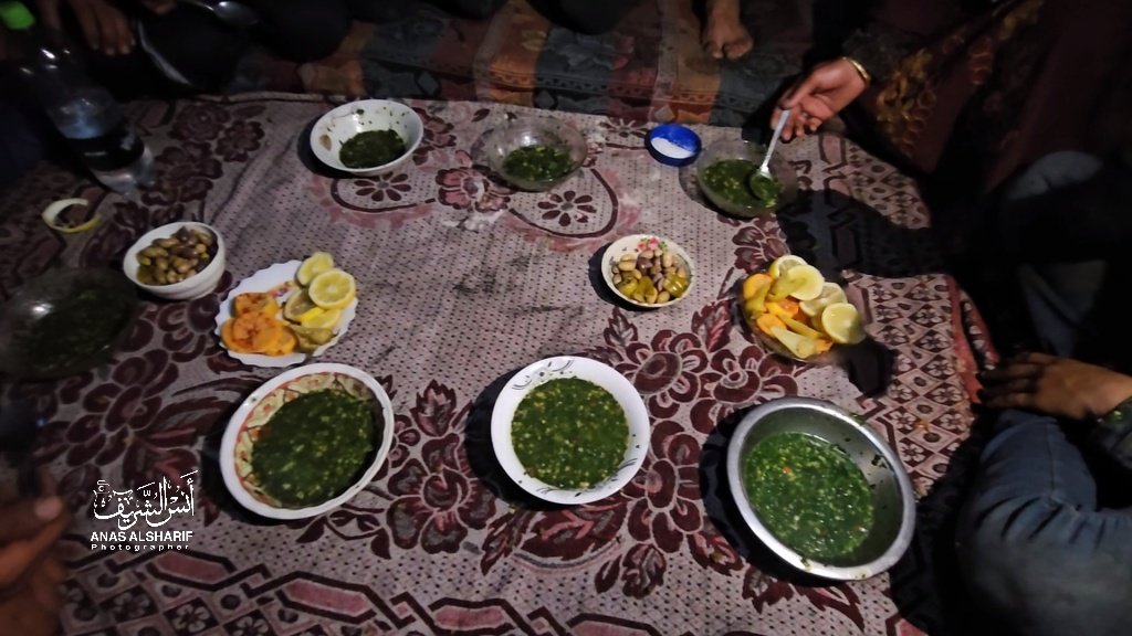 war-on-gaza:-palestinians-are-being-forced-to-eat-grass-–-here’s-what-it-does-to-your-body