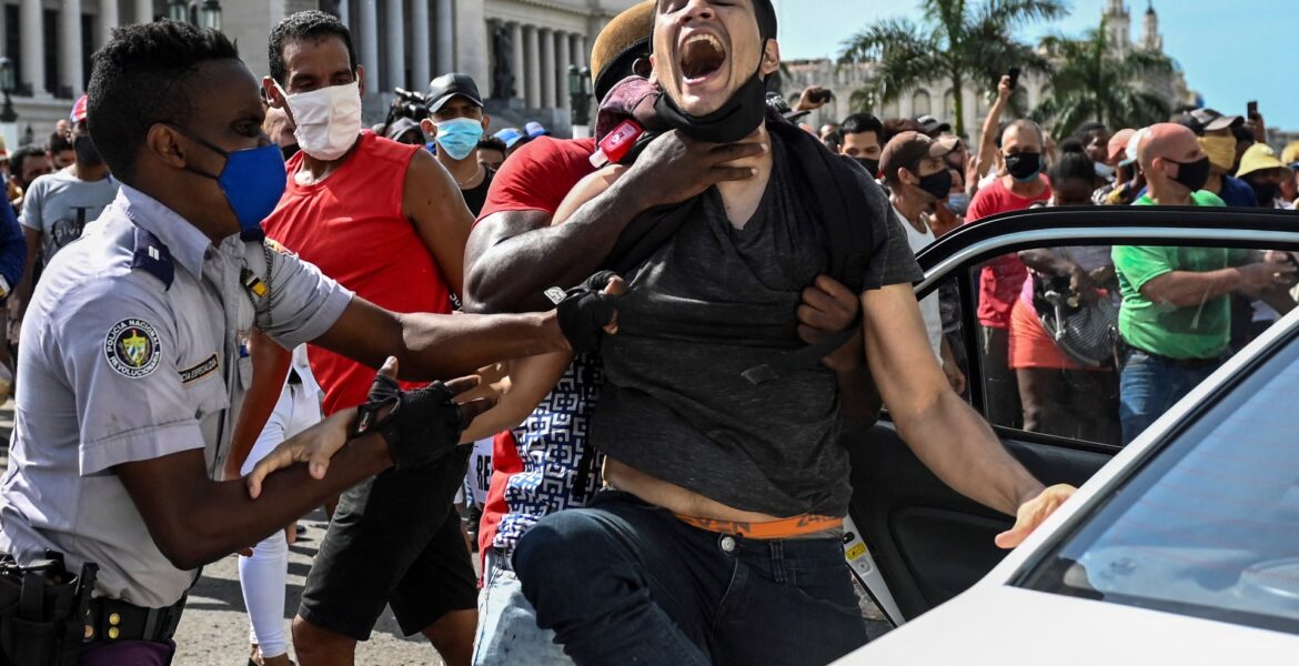 rare-protests-in-cuba-over-‘power-and-food’