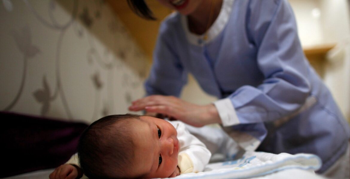 ‘obstetric-winter’:-why-are-china’s-hospitals-shutting-delivery-wards?