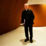 richard-serra,-known-for-monumental-steel-sculptures,-dies-at-the-age-of-85