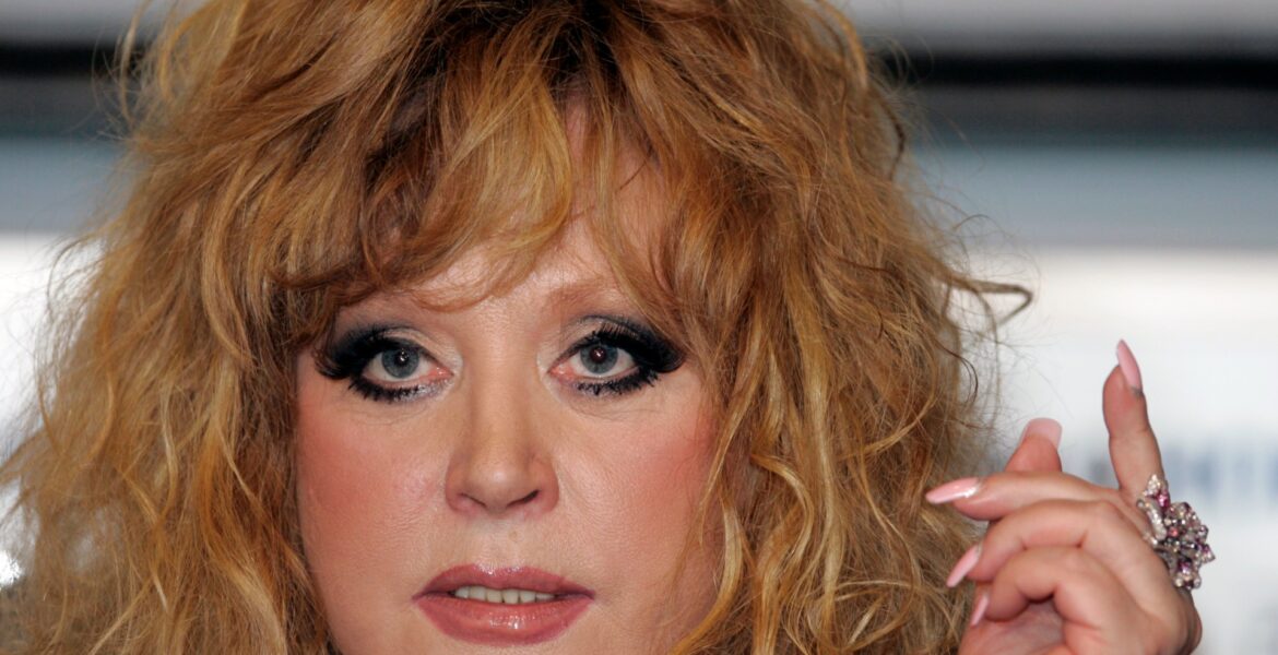 russia-mulls-labelling-queen-of-soviet-pop-pugacheva-a-‘foreign-agent’