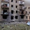 russian-airstrikes-devastate-residential-buildings-in-ukraine’s-kherson