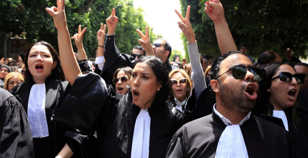 tunisian-lawyers-launch-one-day-strike-over-police-repression