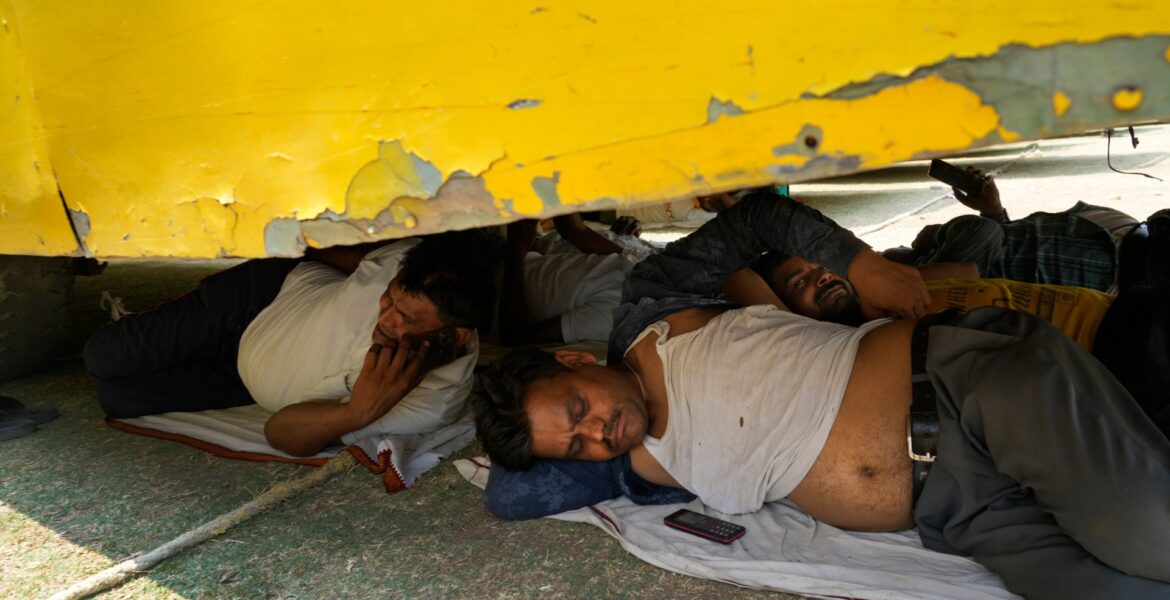 heatstroke-kills-33-polling-staff-in-a-state-on-last-day-of-india-election