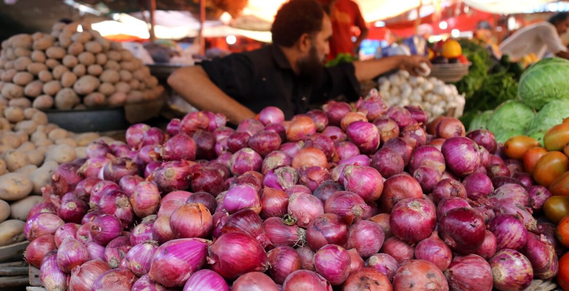 onion-exports:-how-pakistan-briefly-won-at-india’s-cost-in-unlikely-matchup