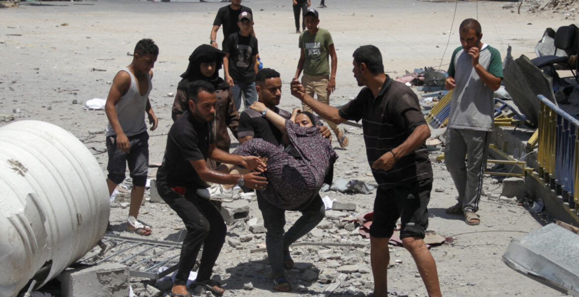 war-on-gaza:-israeli-attack-hits-unrwa-aid-centre