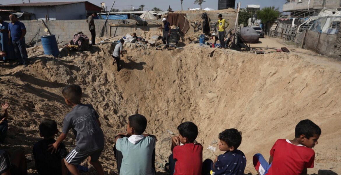 over-20,000-children-buried,-trapped,-detained,-lost-amid-gaza-war:-report